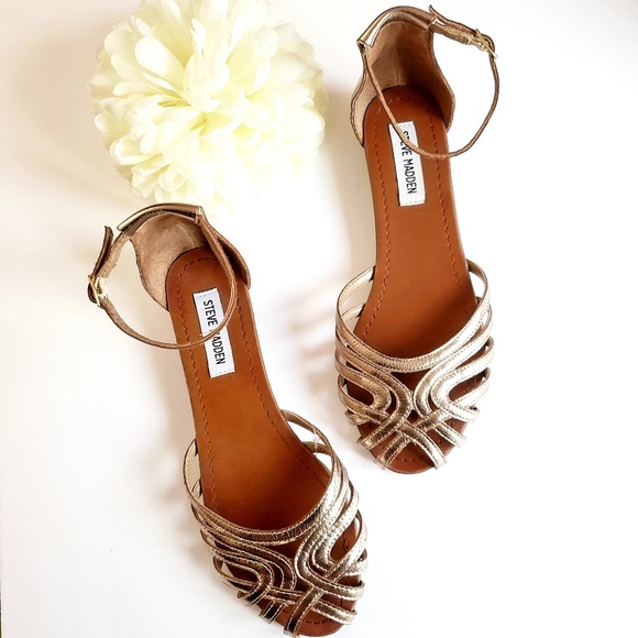 Steve Madden Shoes - Steve Madden Gold Scoorpin Sandals Size 7.5M